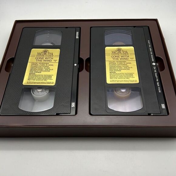 Gone With the Wind (VHS, 2-Tape Set) includes‎ Deluxe Souvenir Program Booklet - Picture 2 of 3